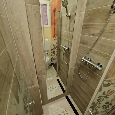 De Patrimoniu Langa Foisorul De Foc בוקרשט