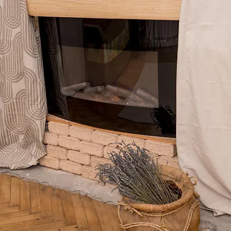 De Patrimoniu Langa Foisorul De Foc * בוקרשט