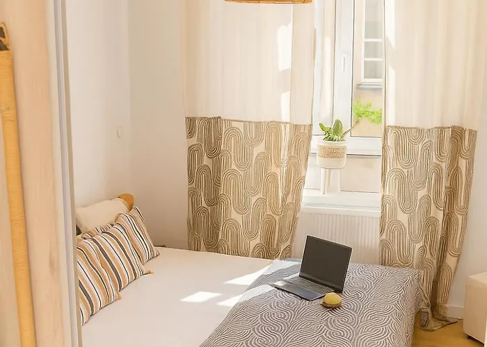 De Patrimoniu Langa Foisorul De Foc